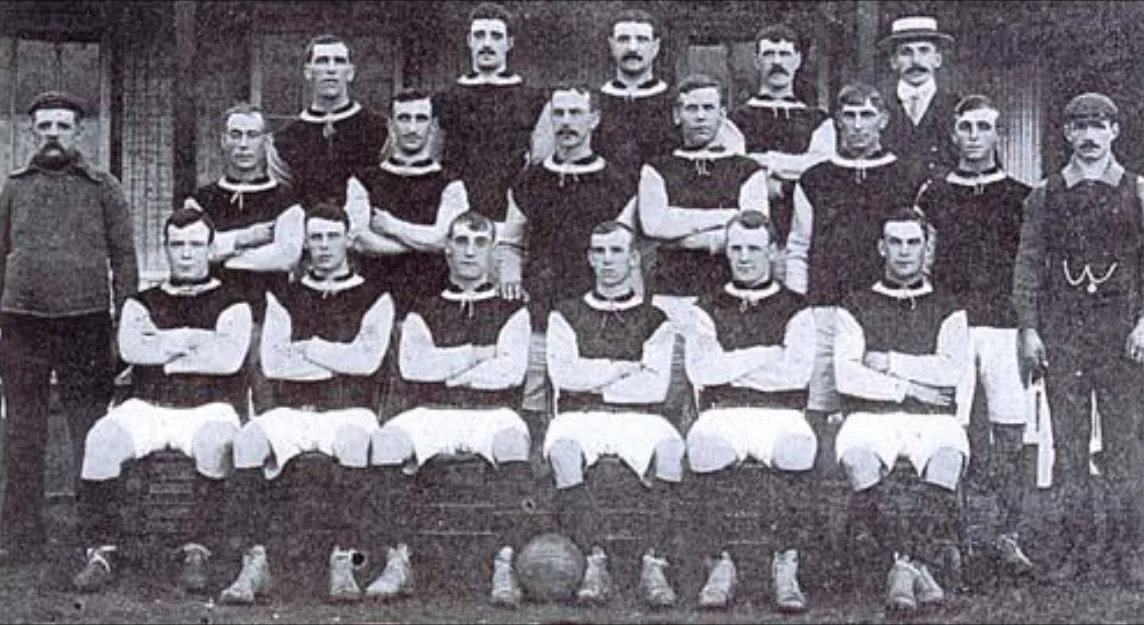 Biểu tượng lịch sử và thành tích của câu lạc bộ West Ham United qua các thời kỳ
