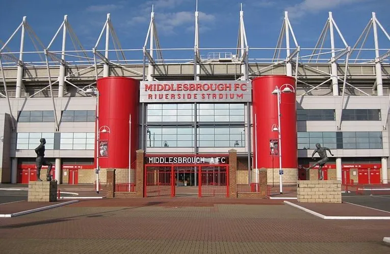 Cổng chính sân Riverside Stadium, chào đón người hâm mộ Middlesbrough