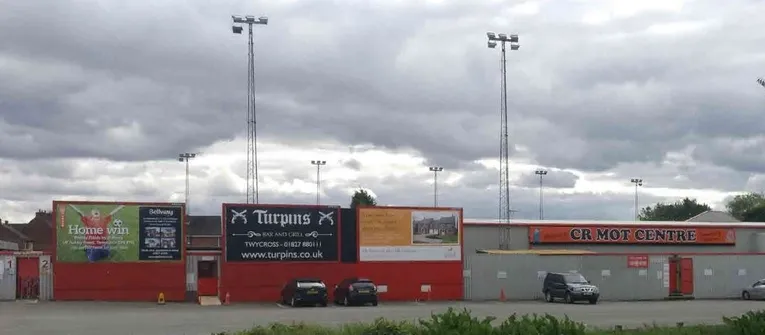 Cổng vào và cửa soát vé (turnstiles) của sân The Lamb Ground tại Tamworth