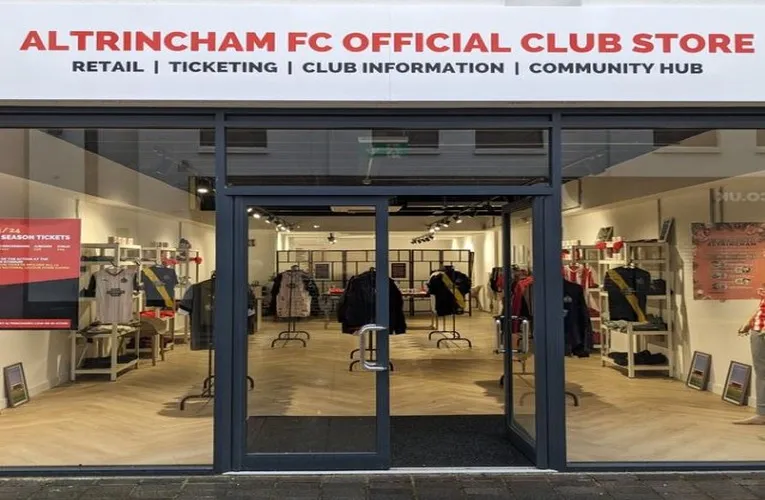 Cửa hàng CLB Altrincham FC