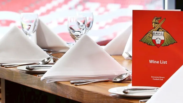 Hình ảnh khu vực khách sạn VIP bên trong sân Eco-Power Stadium