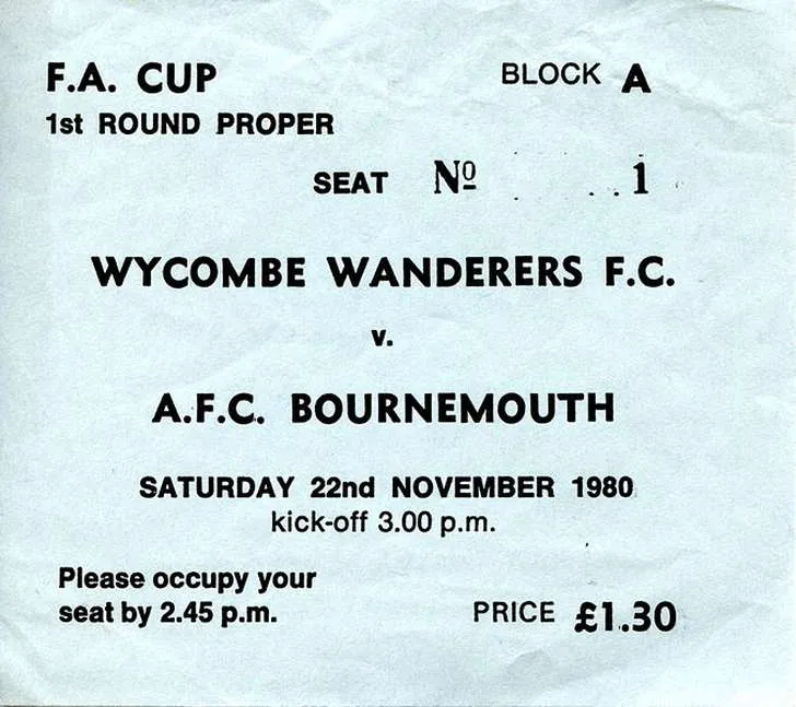 Hình ảnh logo cũ hoặc biểu tượng lịch sử của AFC Bournemouth, đội bóng biệt danh The Cherries