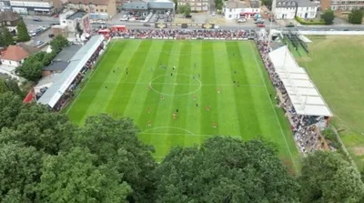 Hình ảnh tổng quan sân vận động Park View Road, sân nhà của Welling United và Erith & Belvedere