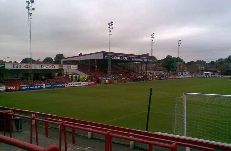 Khán đài chính J Davidson Stadium