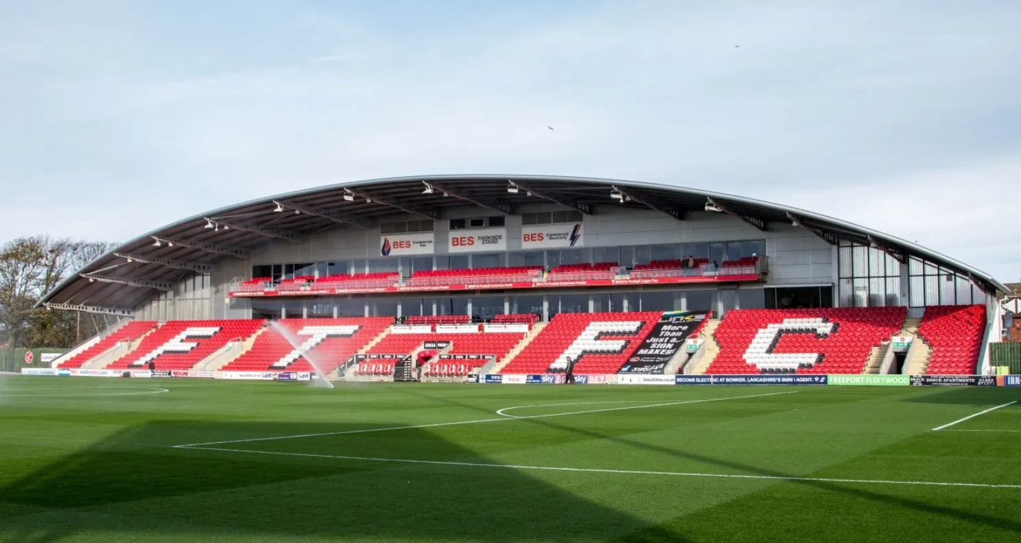 Khán đài chính sân vận động Highbury của Fleetwood Town