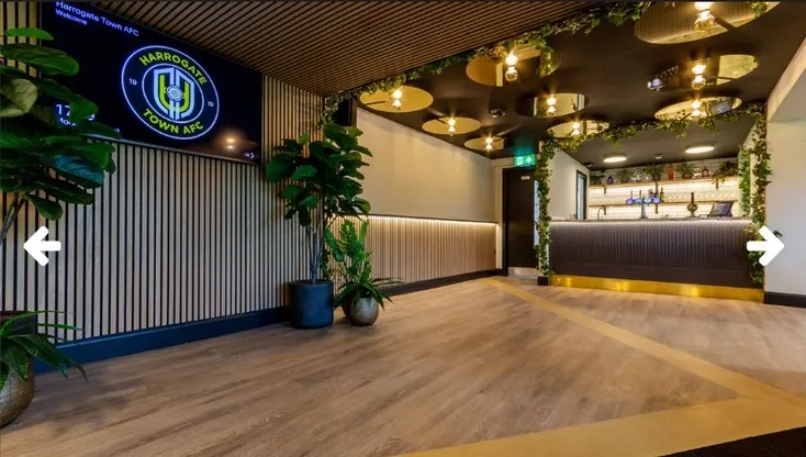 Không gian khu vực Hospitality sang trọng tại sân EnviroVent, nơi mang đến trải nghiệm VIP cho người hâm mộ Harrogate Town