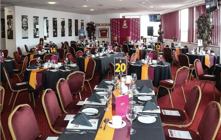 Không gian sang trọng tại khu vực Hospitality Suite của sân vận động Valley Parade.