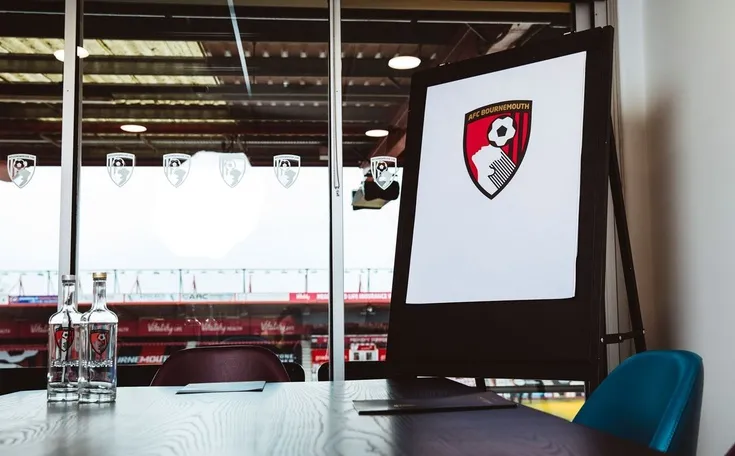 Khu vực tiếp đón khách VIP và dịch vụ khách sạn tại Vitality Stadium