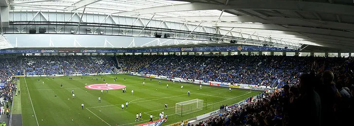 Khung cảnh bên trong sân King Power Stadium nhìn từ khán đài