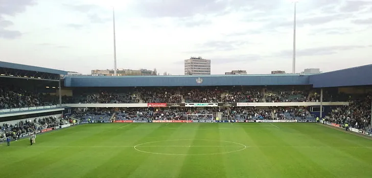 Kiến trúc tổng thể sân vận động Loftus Road, sân nhà lịch sử của Queens Park Rangers