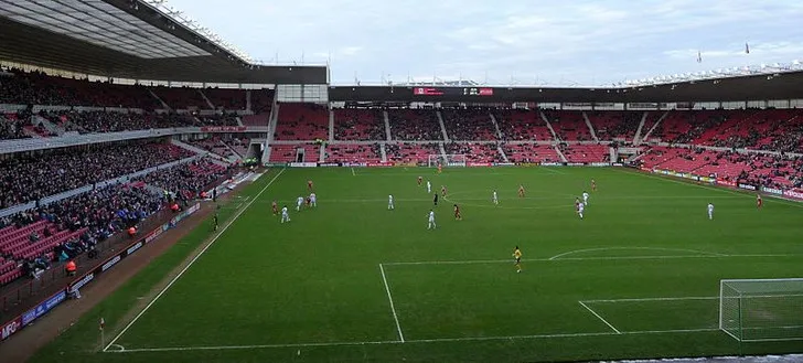 Pha tranh chấp trong trận Middlesbrough 2-1 Aldershot tại FA Cup vòng 4