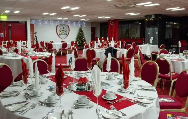 Phòng chờ sang trọng trong khu vực khách sạn cao cấp tại Oakwell Stadium
