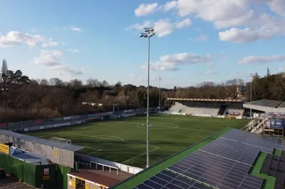 Sân vận động Gallagher Stadium của Maidstone United nhìn từ trên cao, tổng quan bao quát