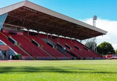 Sân vận động Gateshead International nhìn từ cổng vào