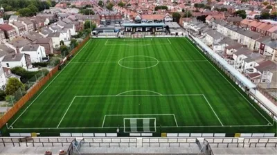 Sân vận động Rossett Park, sân nhà lịch sử của Marine AFC tại Crosby, Merseyside.