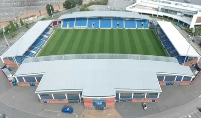 Toàn cảnh trên không của SMH Group Stadium, sân nhà của Chesterfield FC