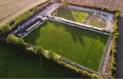 Tổng quan sân vận động New Windmill Ground của Leamington FC nhìn từ trên cao