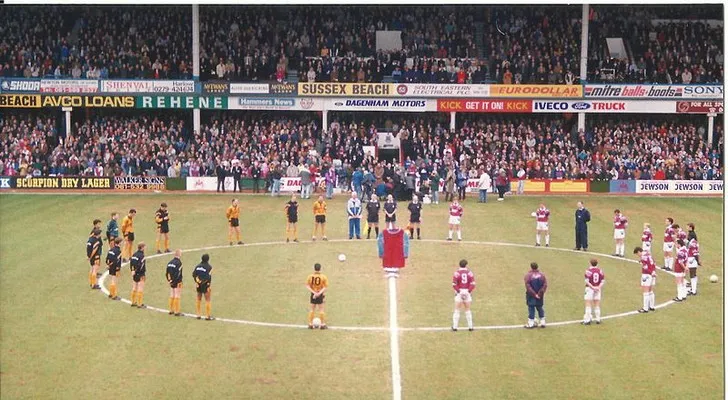 Trận đấu giữa West Ham United và Wolves năm 1993 tại Boleyn Ground