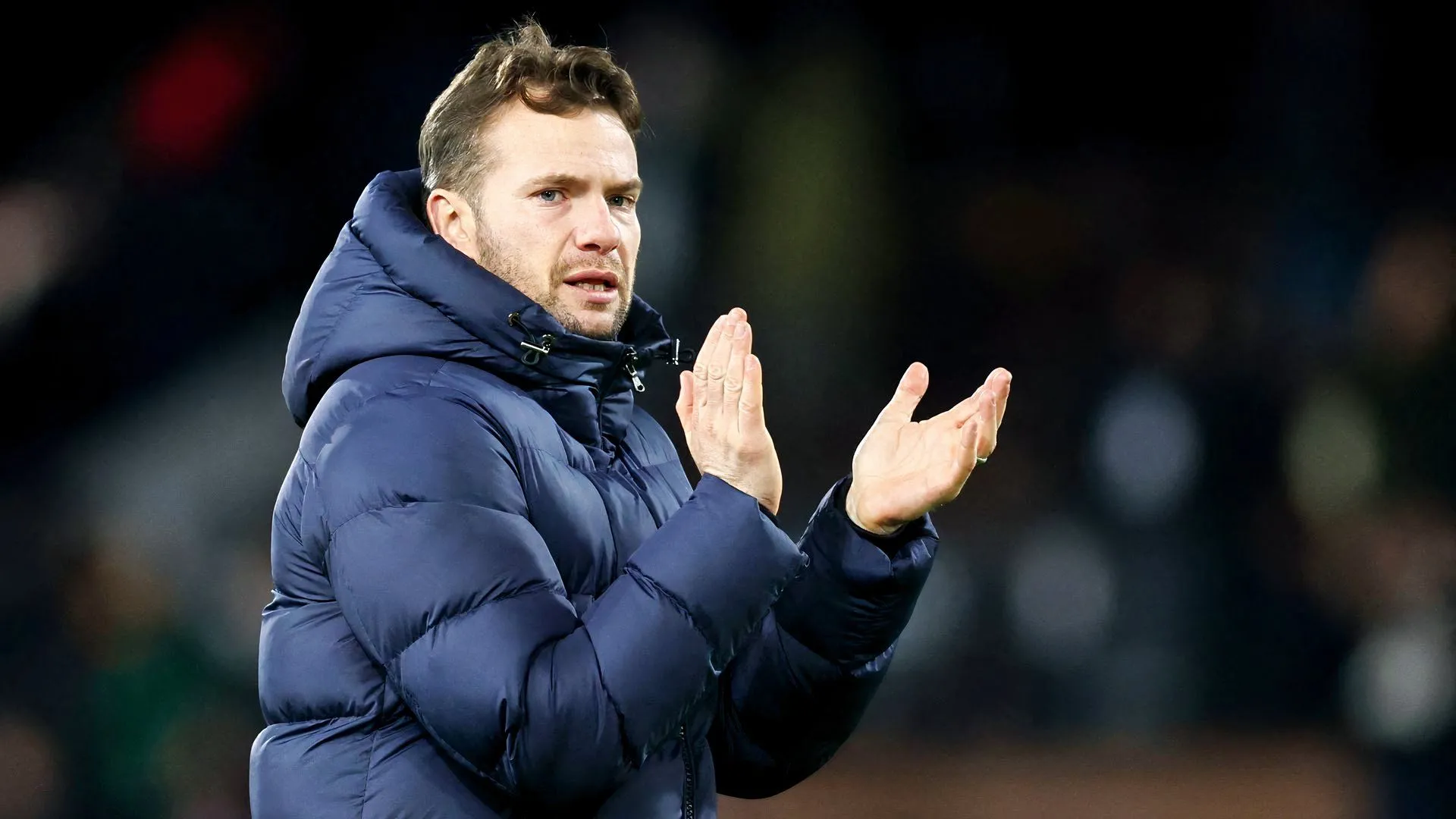 Xavier Amaechi đang tập luyện, cầu thủ chịu chấn thương cơ đùi dai dẳng